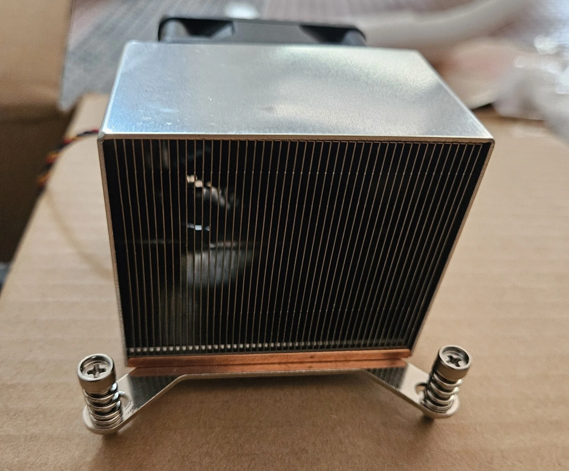 Coolserver CPU Cooler for 2U Chassis (LGA2011-3 / LGA2066) thumbnail 4