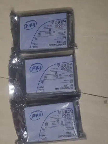 Solidigm D7-P5520 Series 7.68TB NVMe U.2 Enterprise SSD