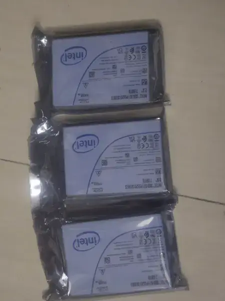 Solidigm D7-P5520 Series 7.68TB NVMe U.2 Enterprise SSD